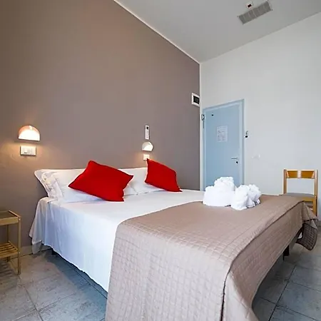 Bel Hotel *